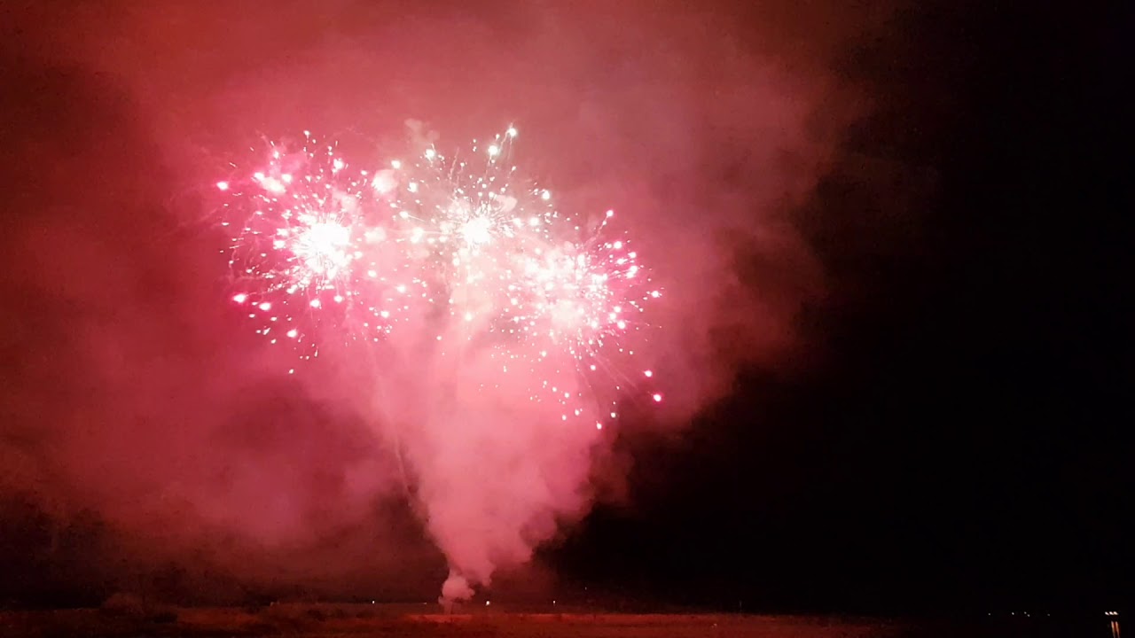 Feuerwerk zum letzten Laubegaster Inselfest 2019