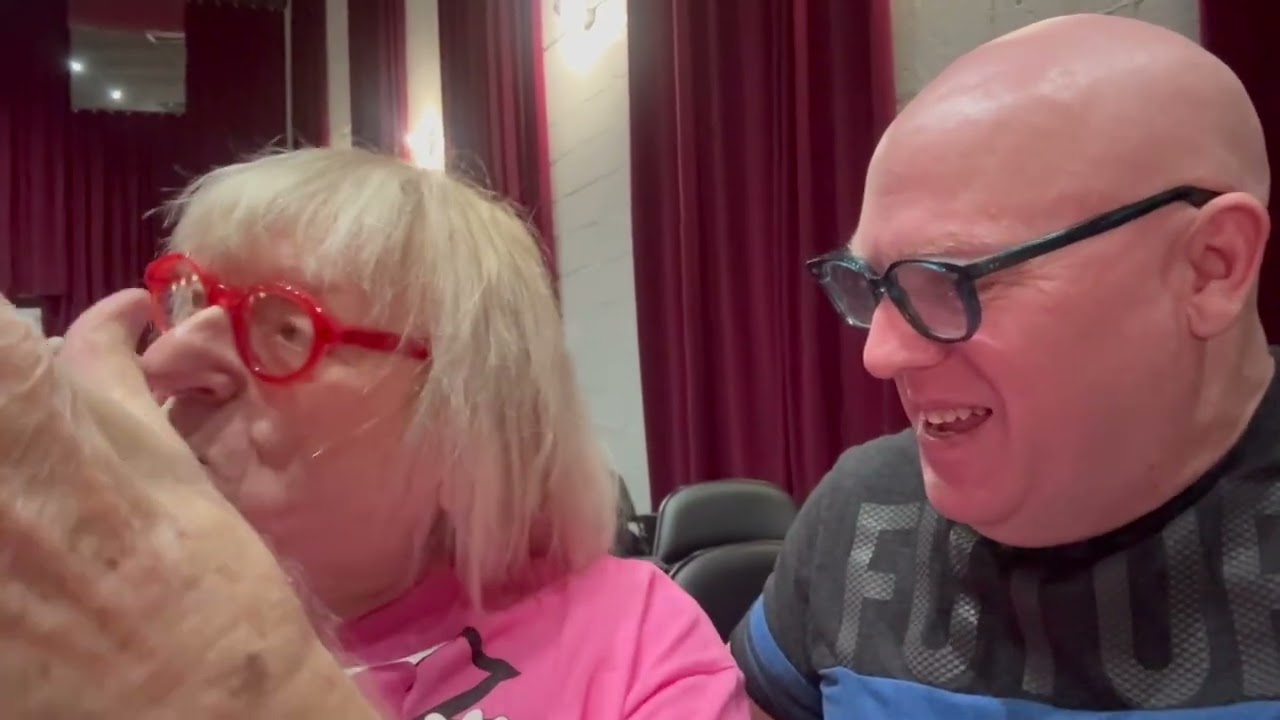 Bruce Vilanch does a 