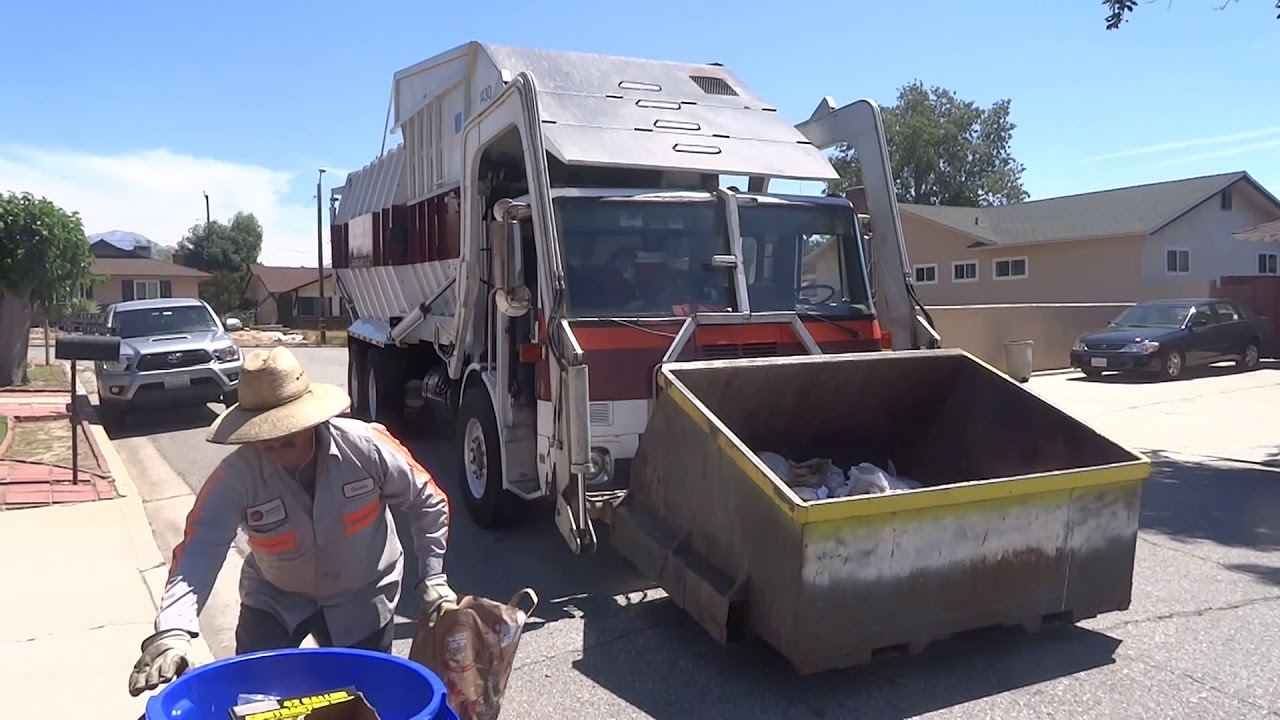 Burrtec Waste Industries - Volvo WXLL - FF Gomez Front Loader (Manual Recycle)