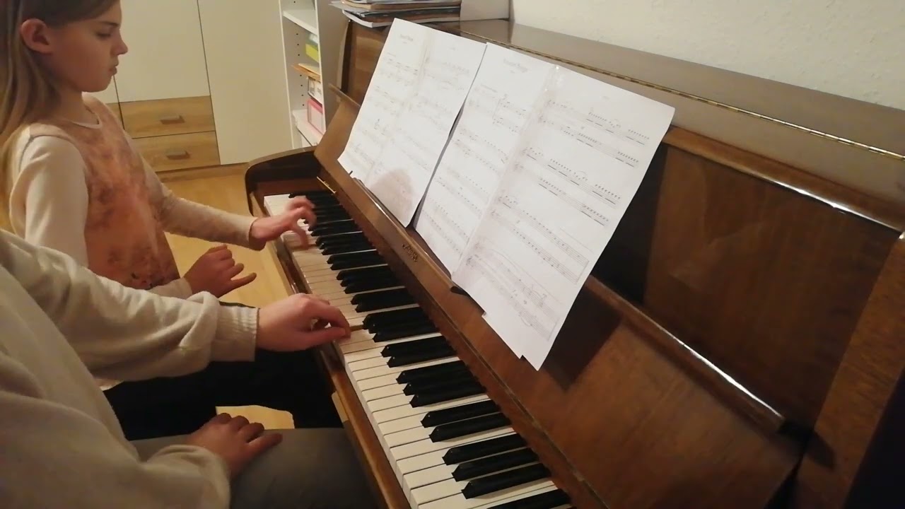 Bouncing Boogie Piano Duo