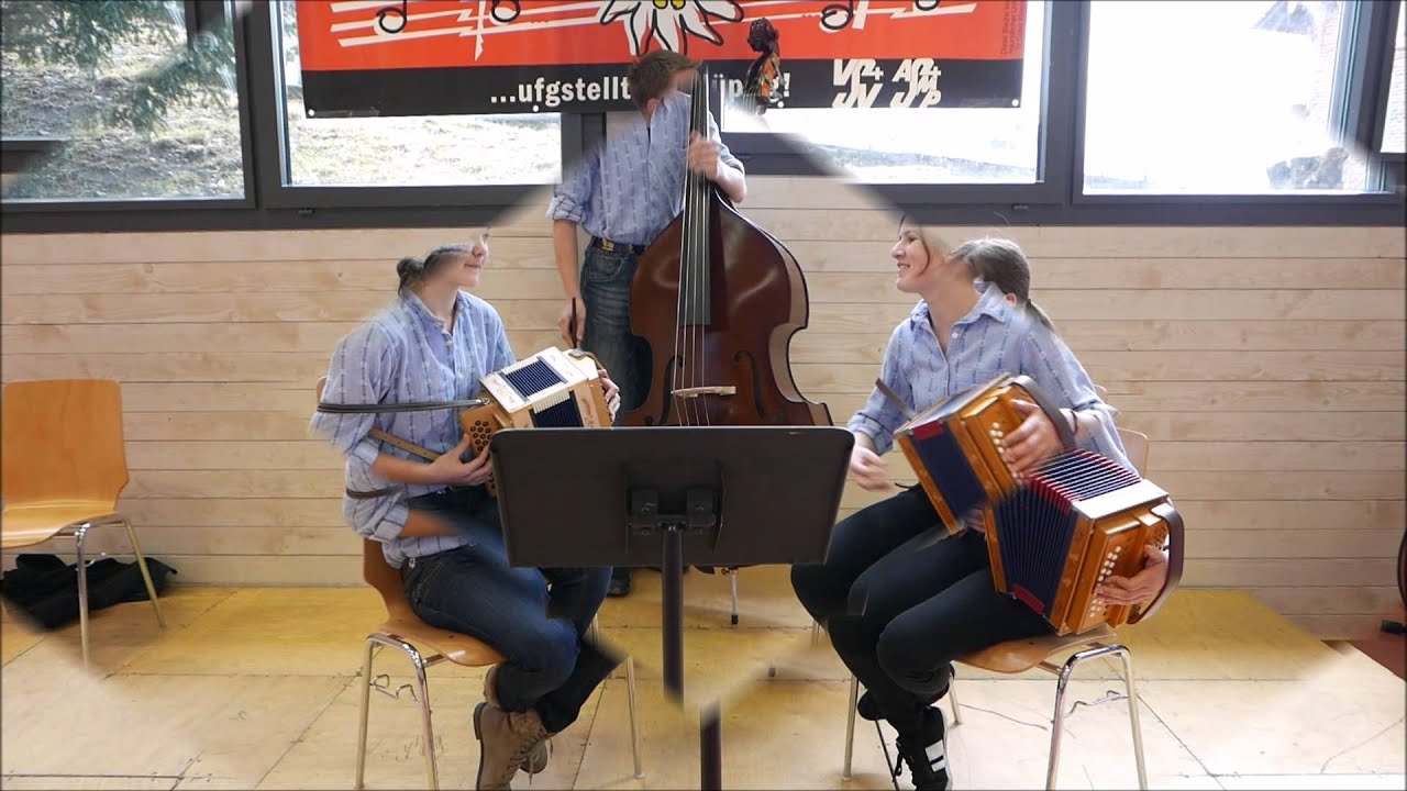 Jungmusikantentreffen 2015 Part 28 Schwyzerörgelitrio Stägähöckeler