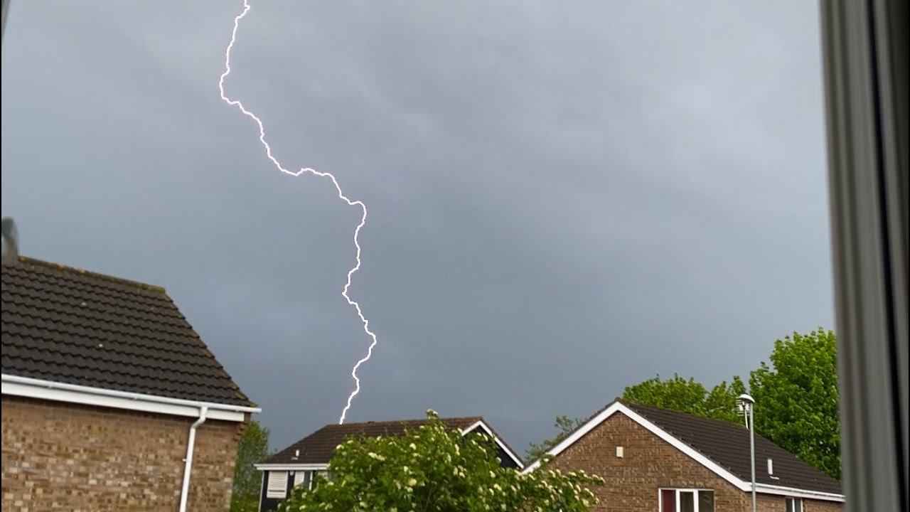 Loud Spring UK Thunderstorms - 9 May 2023