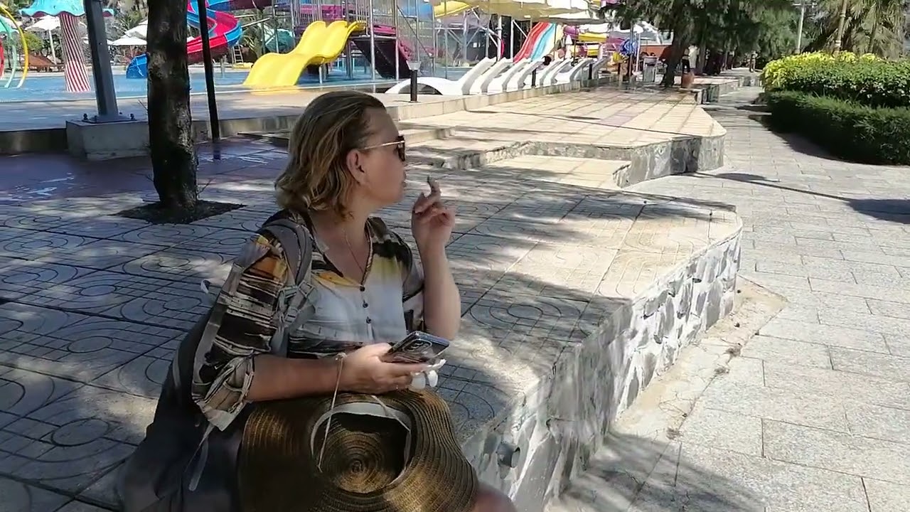 Зимовка в Фанранге. Прогулка по пляжу. Куриное кафе. Наша курица на ужин.