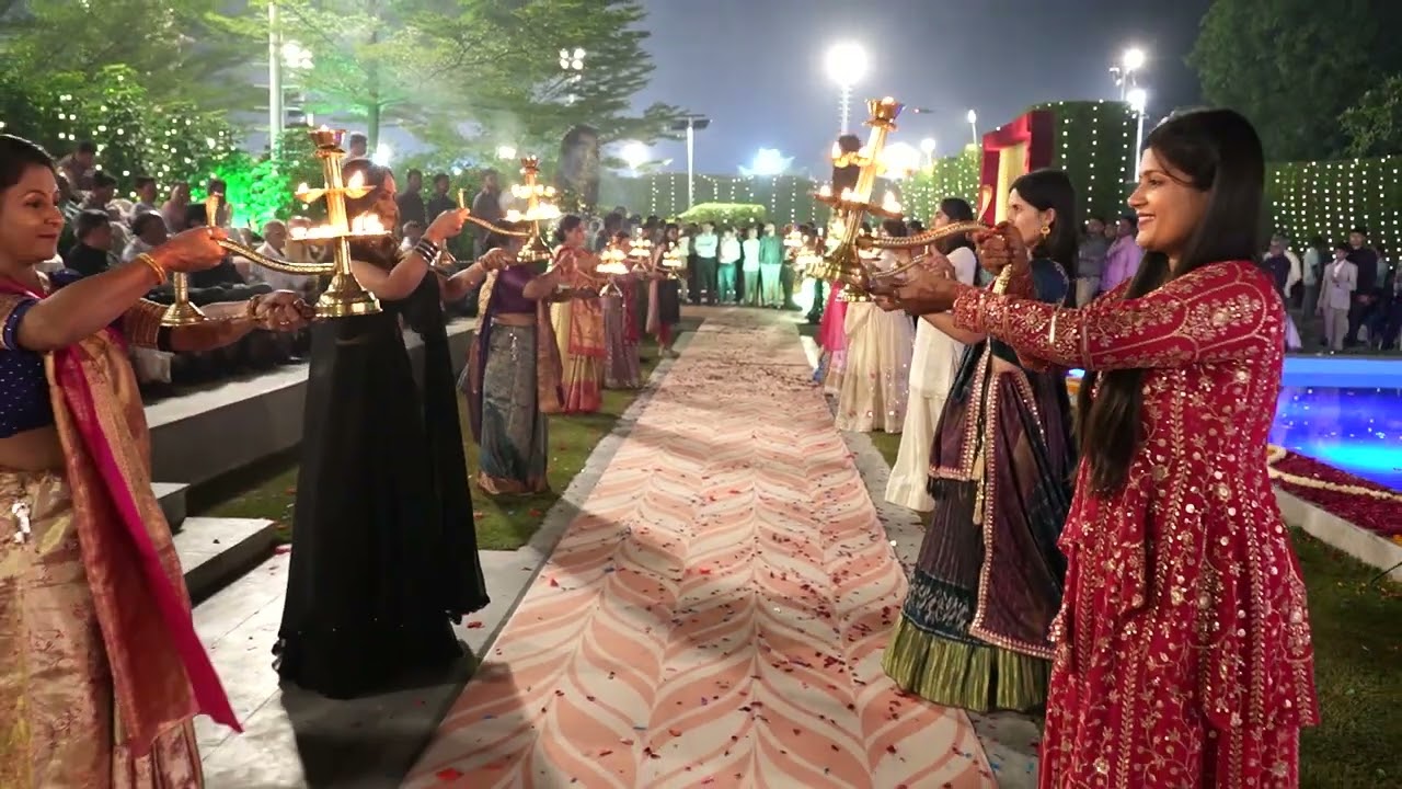 Nauka’s Divine Bridal Entry | Traditional Hindu Wedding | Sacred Mandap Walk