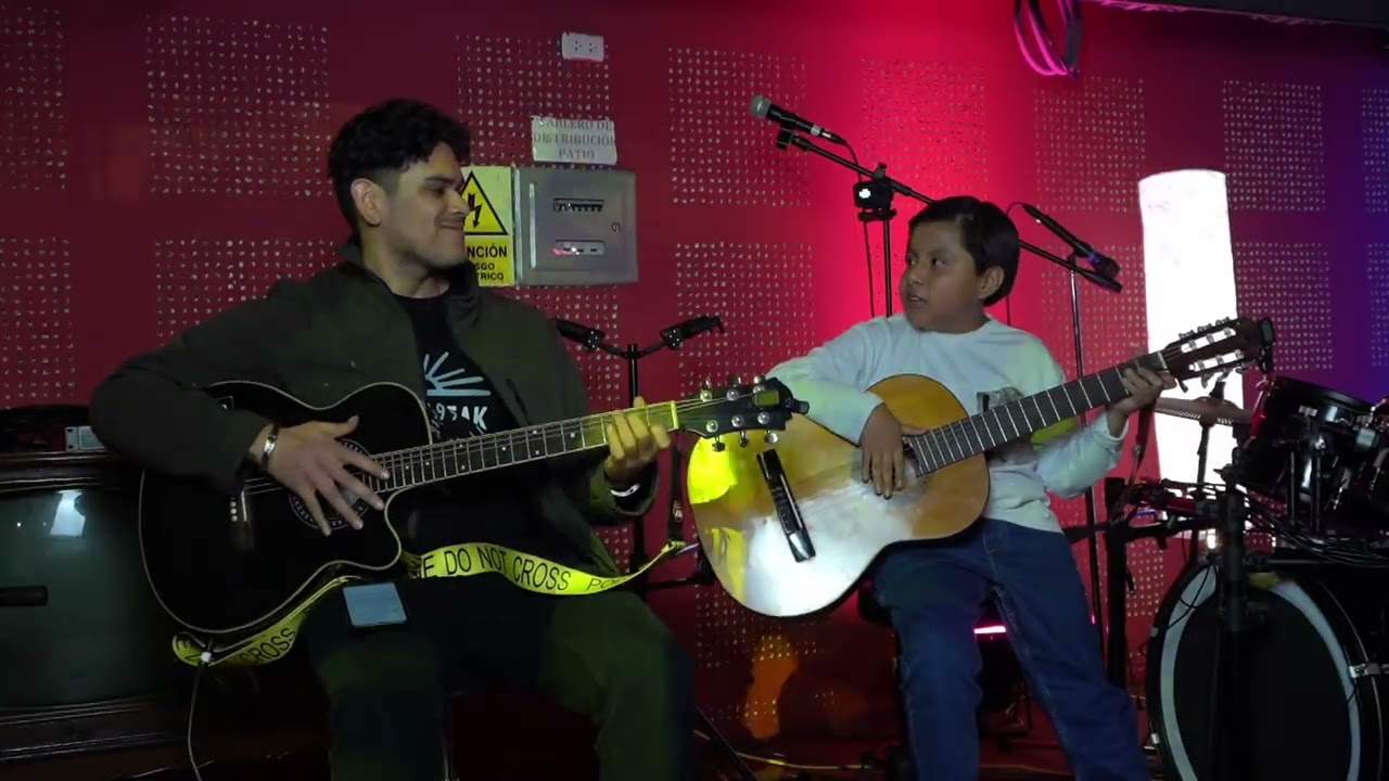 Ignacio Marroquin -  Pica Pica/Feliz Navidad - Guitarra