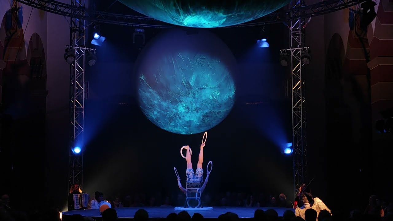 Nata Galkina. Foot Juggling act 