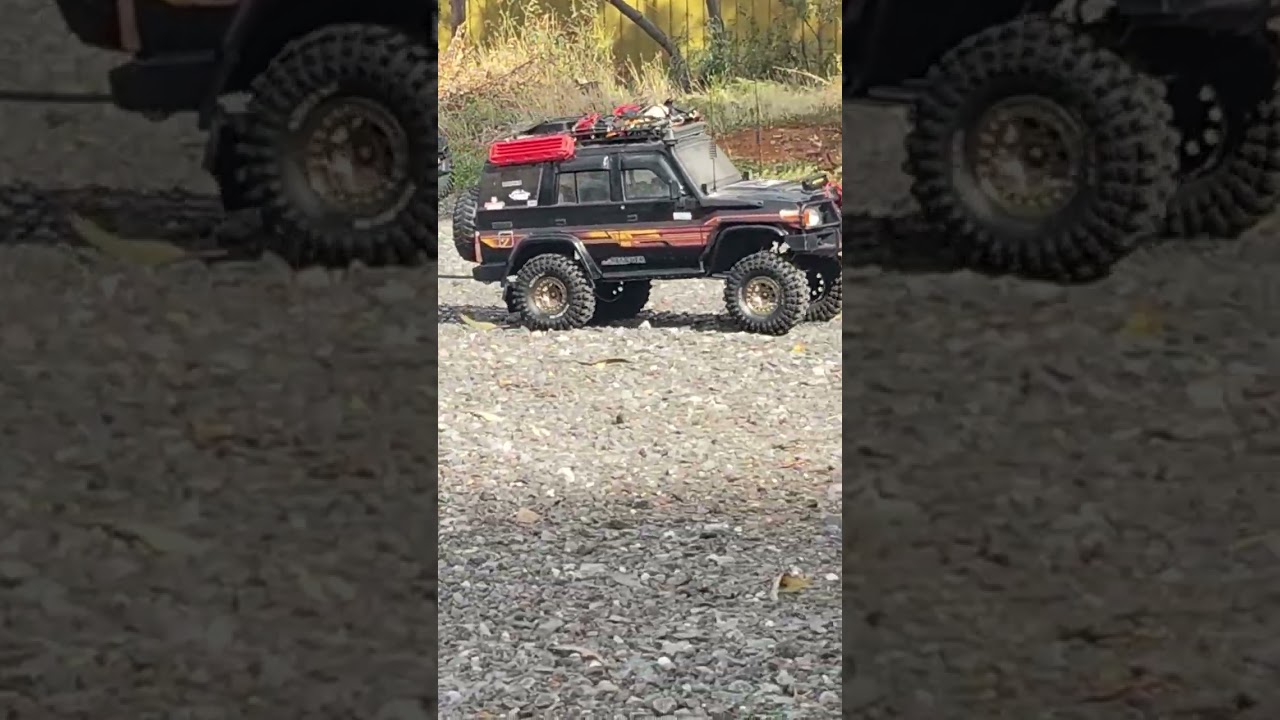 RC Toyota land cruiser towing huge RC trailer 