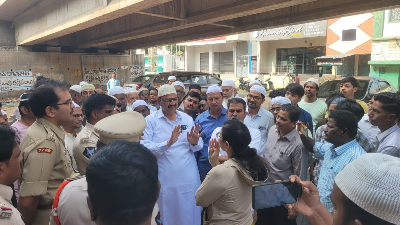 శ్రీ కె.యం. షకీల్ సఫీ రాష్ట్ర ముతవల్లిల సంఘం అధ్యక్షులు సహకారంతో అనంతపురం చాందిని మస్జిద్ 
