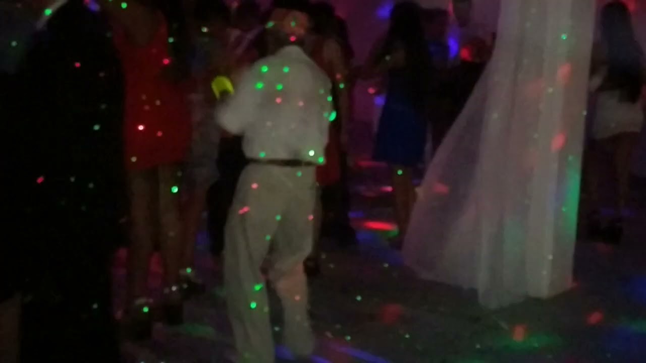 Mis tios bailando