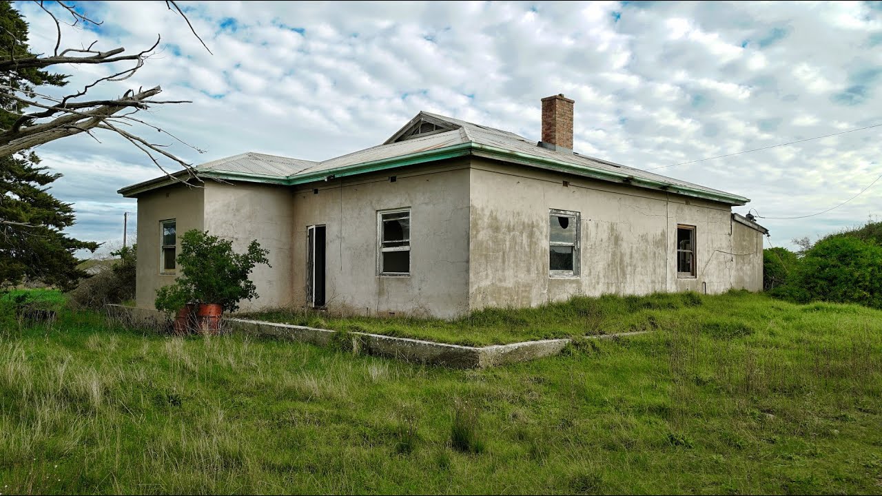 1930`s home way out in the countryside abandoned 40 years ago