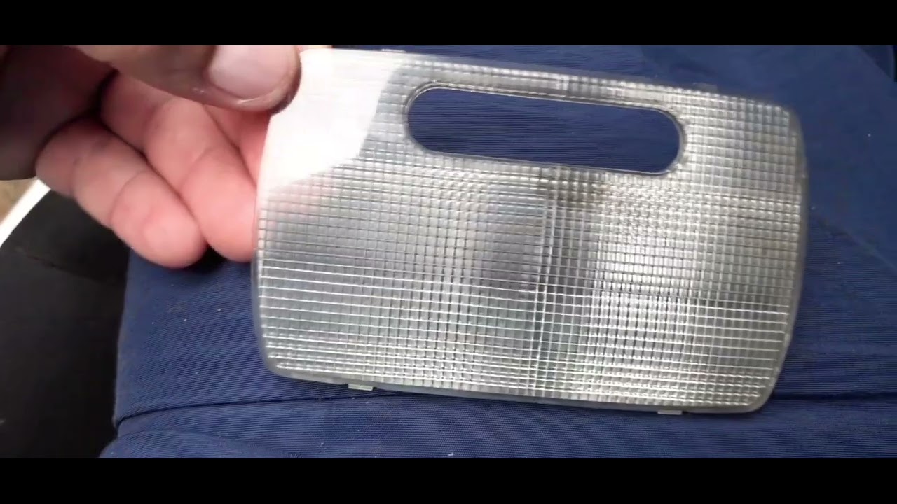 Como trocar a lâmpada do teto do Honda Fit 2009