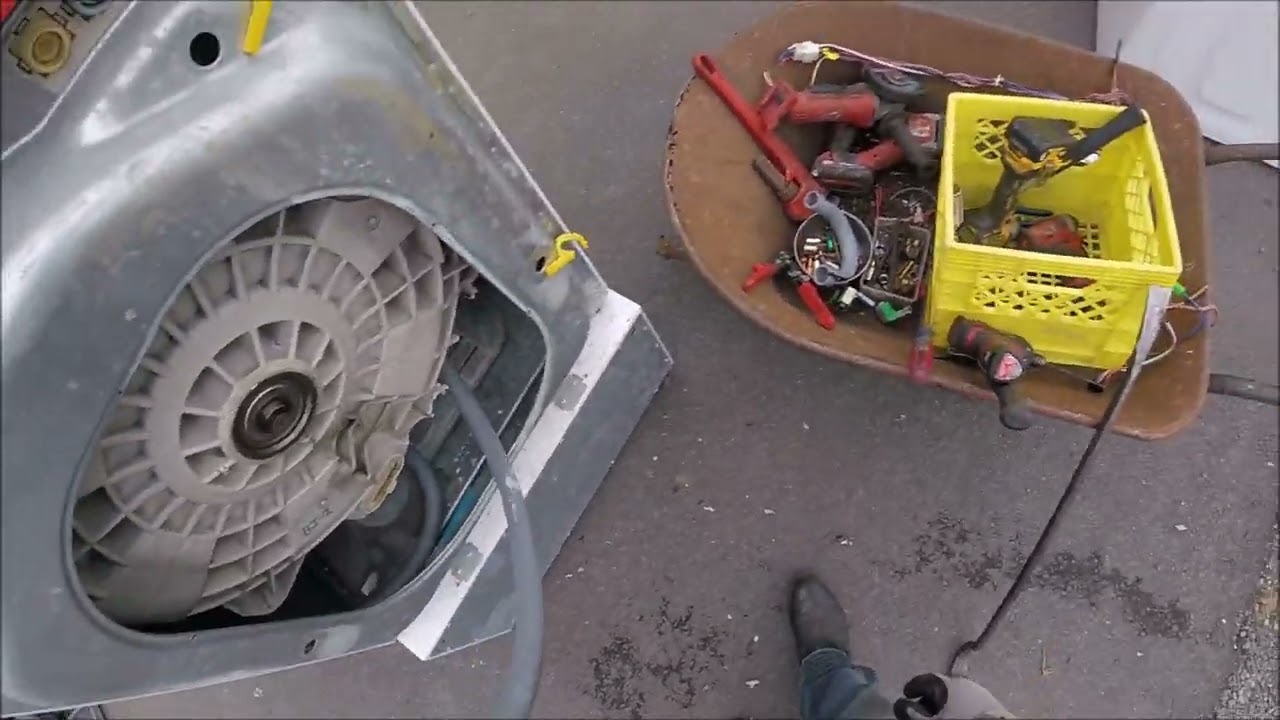 Filling Up My Bin & Scrapping More Stuff