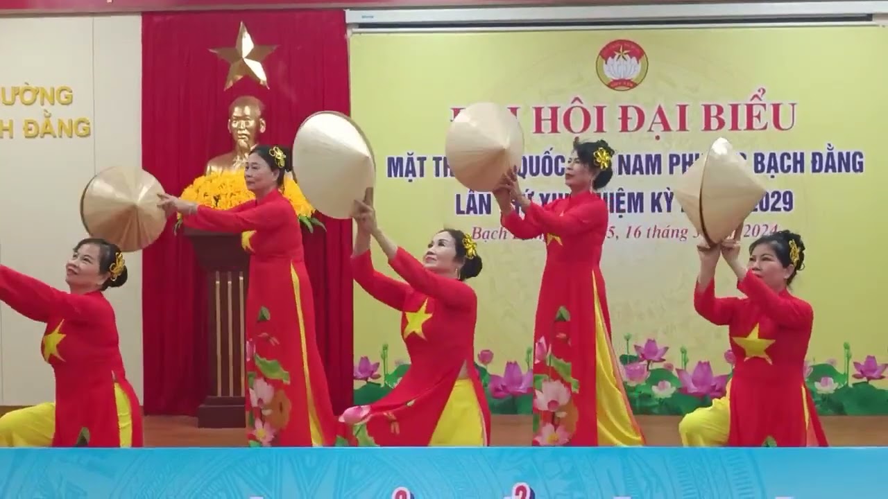 Múa: VIỆT NAM QUÊ HƯƠNG TÔI;  Hà Mai ĐỘI VN HẠ LONG XANH