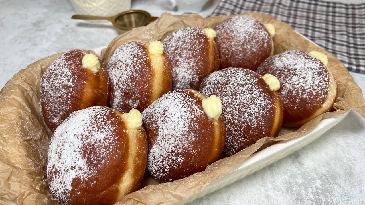 Domowe, puszyste pączki z budyniem