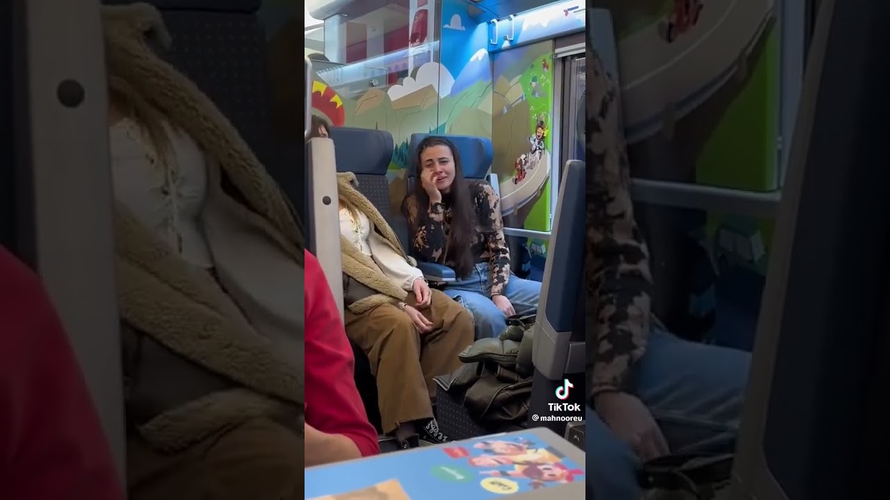 Italian girls abuse Pakistani girl and her Chinese boyfriend.Racism of Italian towards tourists