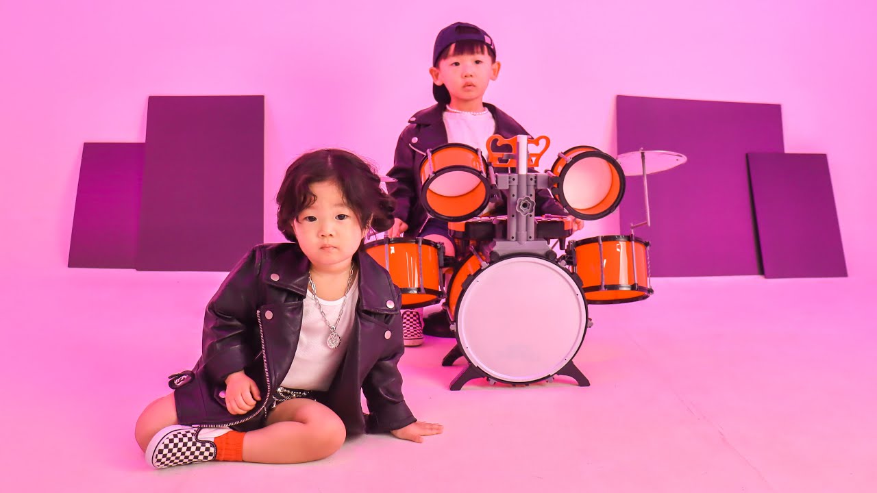 apt. by 부르나마나 & 젊어서노세 (Bruno & ROSE Baby version)