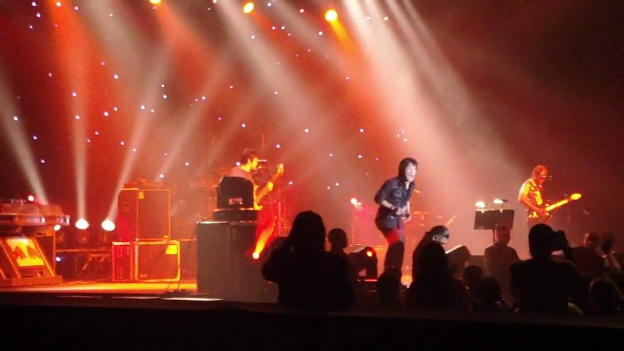 Arnel Pineda  in Dubai 2010, HD Live