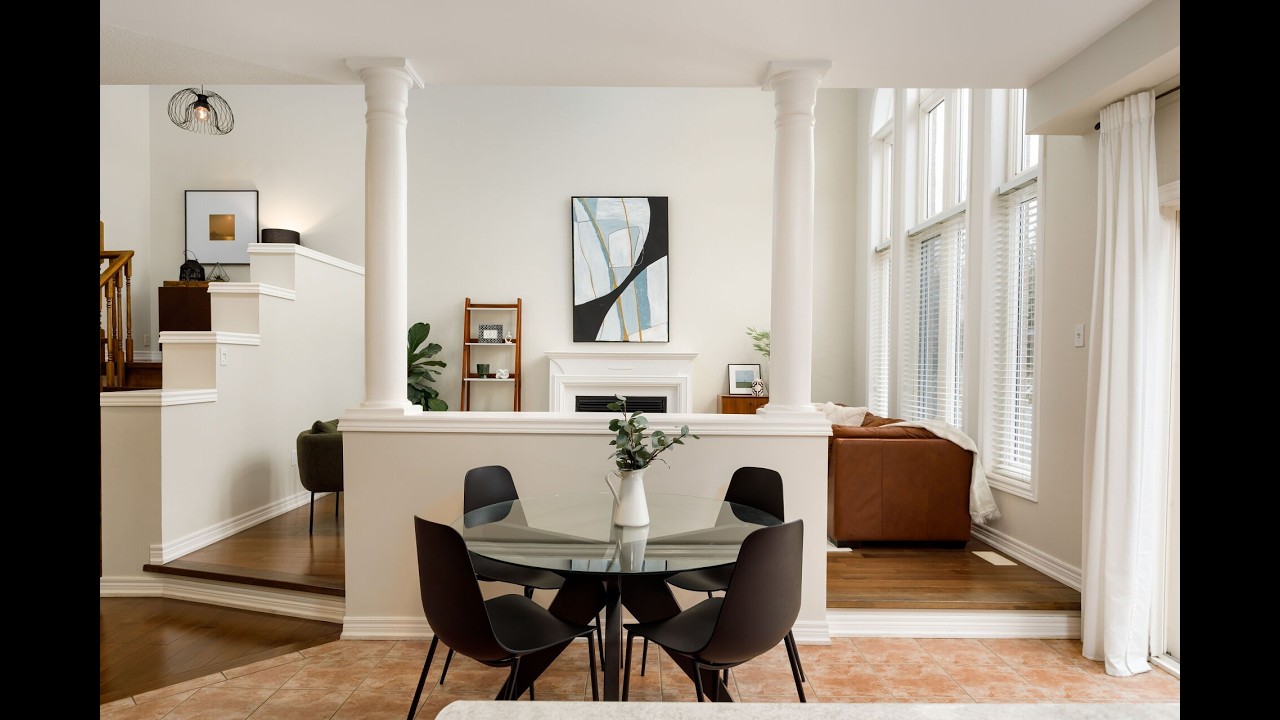 Stunning 4 Bedroom Home in West Oak Trails Oakville | Soaring 2-Storey Family Room