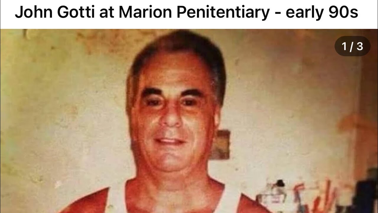 The TEFLON DON, JOHN GOTTI, got his chain took in Marion United States Penitentiary. #johngotti