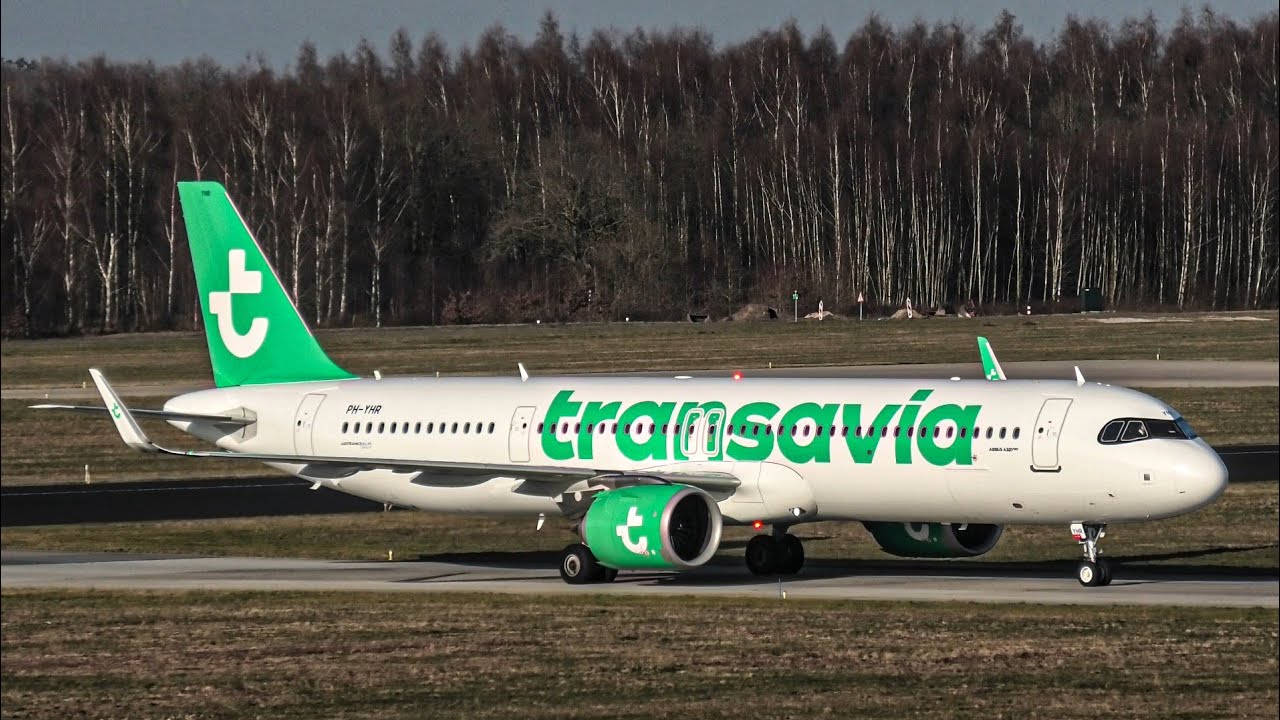 Rejected takeoff New Transavia PH-YHR at Eindhoven airport.