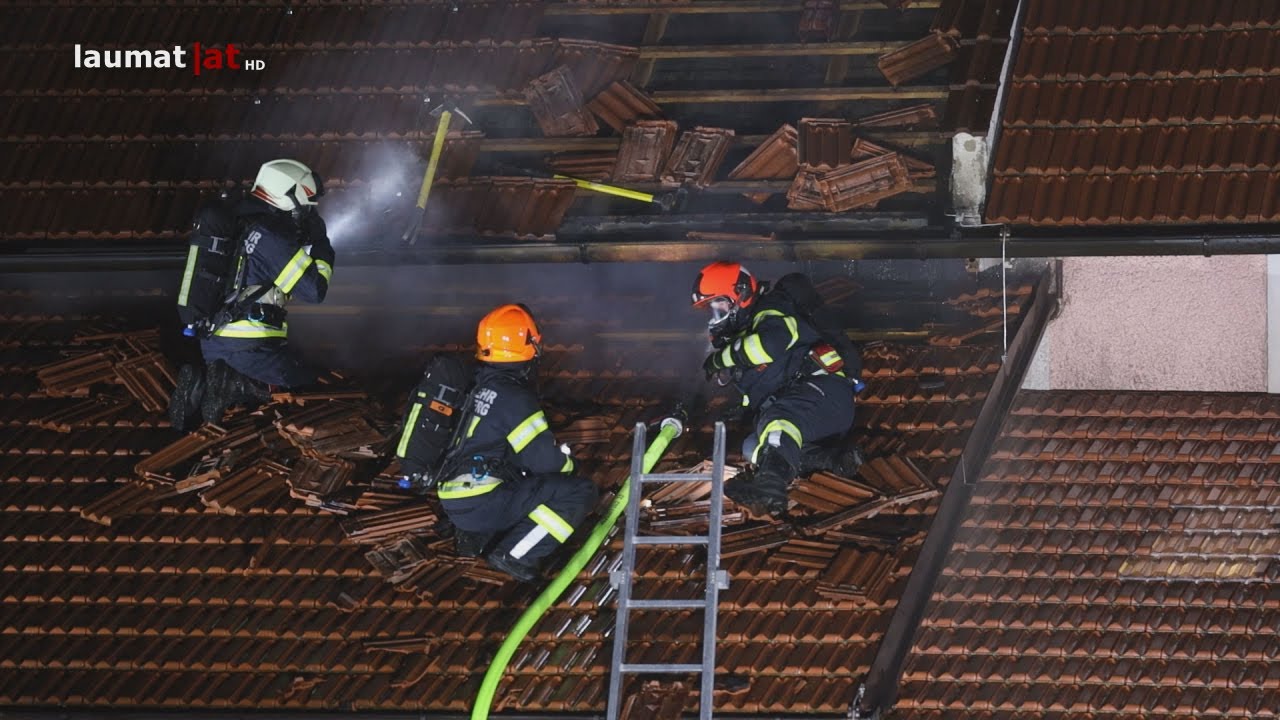 Großeinsatz bei Brand auf Vierkanthof in Wilhering