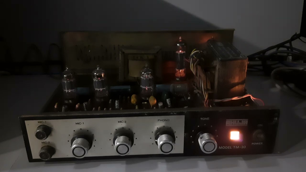 Vacuum tube based power amplifier for sell. Ahuja TM 30.