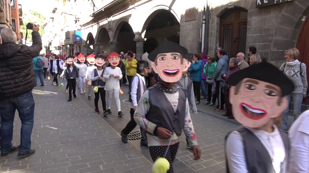 DESFILE CARNAVALESCO POR LAS CALLES DE SANGÜESA  01 03 2019