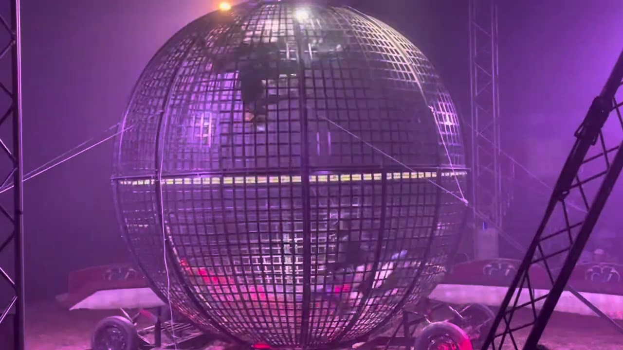 Spectacle de motos cirque Zavatta Fils Berck sur mer