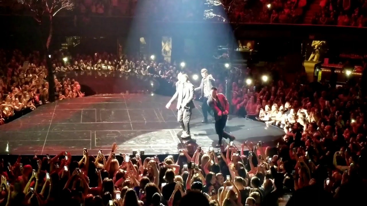 Justin Timberlake- Suit & Tie live @ The Forum 4/29/18