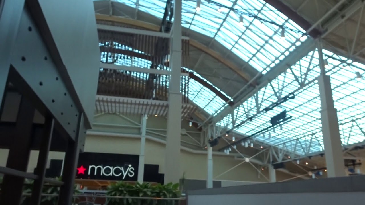 EPIC DP MONTOR!!!! 1991 Montgomery Hydraulic Elevator at Lloyd Center mall