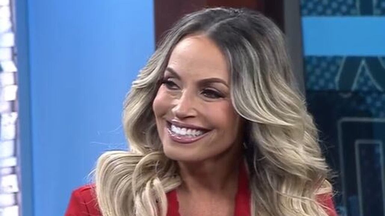 Enjoy Burgers with Trish Stratus on The Strip during Wrestlemania 42