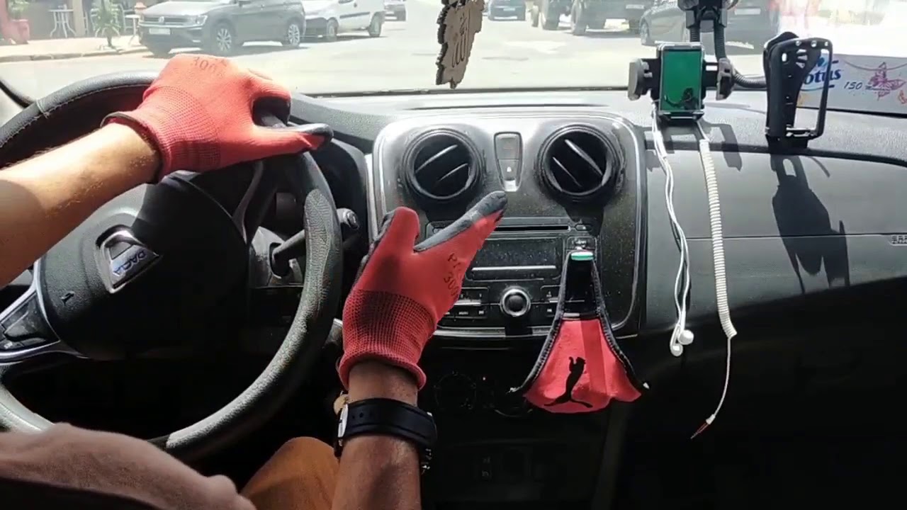 النظر وإستراتيجيات الحركة أثناء السياقة ( لغة الطريق)