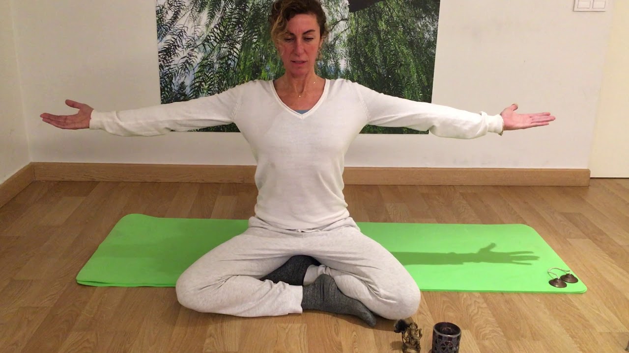 Yoga adaptado para fibromialgia y fatiga crónica: hombros y espalda.