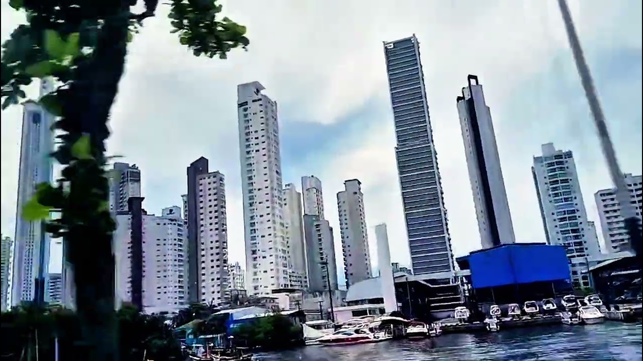 Driving Praia Taquarinhas ao Centro de Balneário Camboriú #brazil #beach #travel #worldcities #road