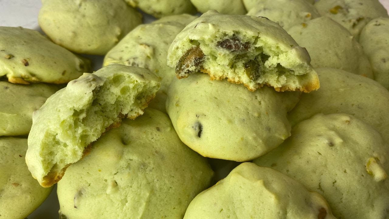 Soft Pistachio Cookies  - Biscoitos macios de Pistache