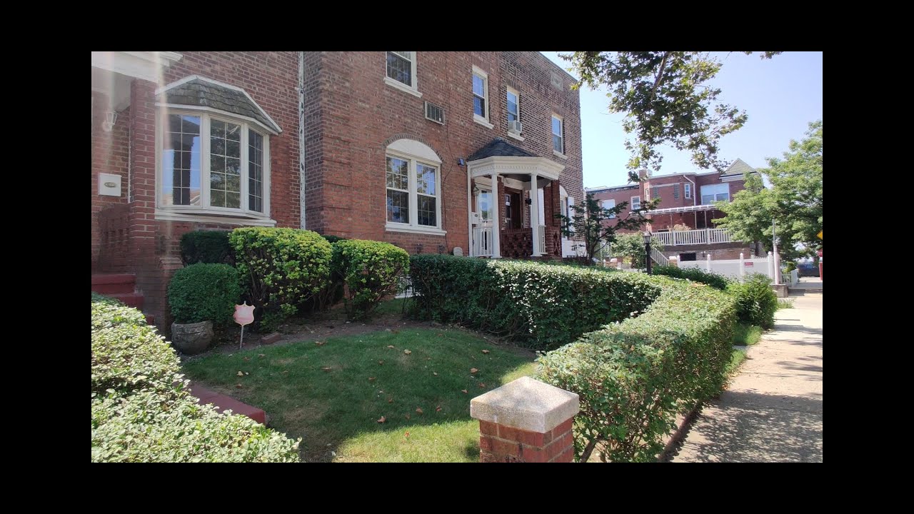 Brooklyn House for SALE $749,000! Parking, Single Family.  Close to Shore, BELT Parkway. BRICK