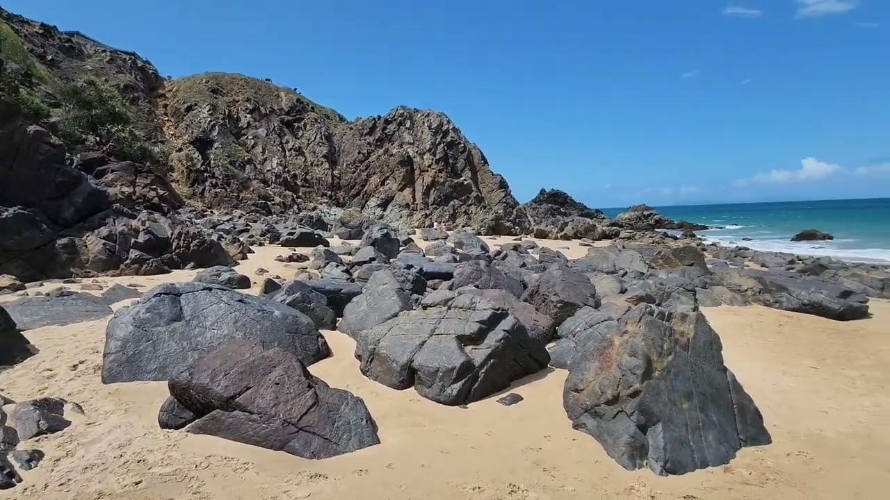 AUSTRALIA'S (LAMBERTS BEACH) MACKAY QUEENSLAND 🏖