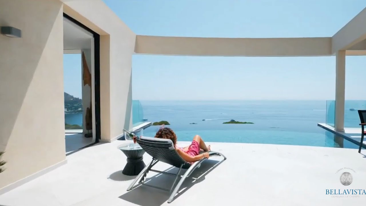 Villa californienne très élégante au bord de la Côte d'Azur