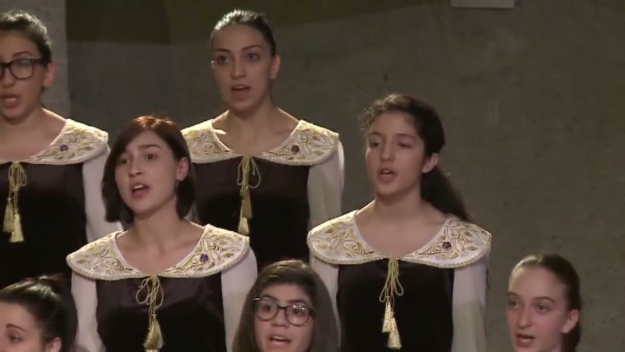 Little Singers of Armenia: Bulgarian folk song: Dilmano Dilbero