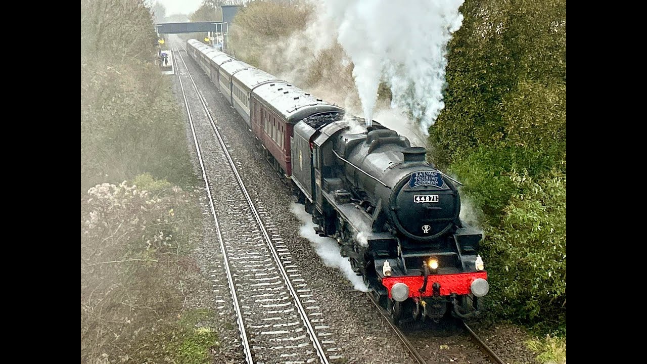Black 5 44871 + 47812 on 'The Christmas Cheshireman' - Cwmbran - 22/11/25