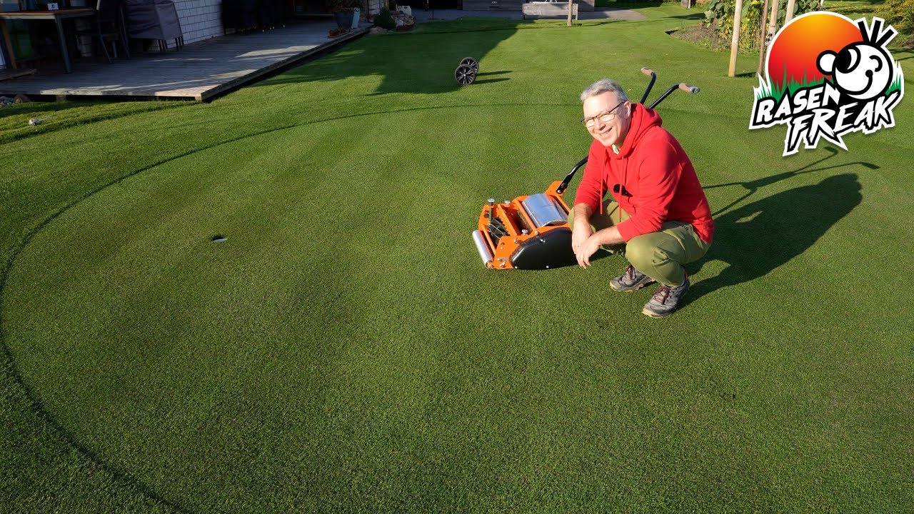 Rasen mähen bei herrlichem Herbstwetter mit dem Falkenstein Pro und dem Toro eFlex. Yeah!