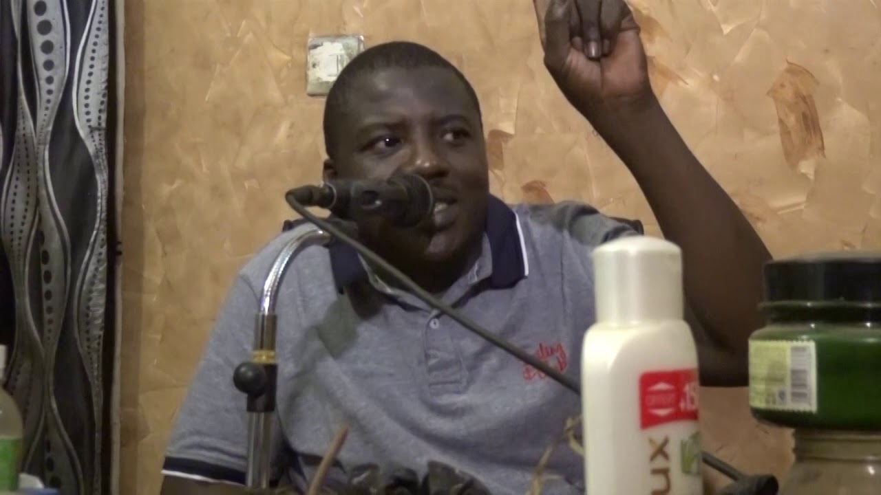 ALZADAR TOURABOU MASSA dans DEMONSTRATION du  Savoir et Pouvoir aux PUBLIQUES par  BEN BD PROD