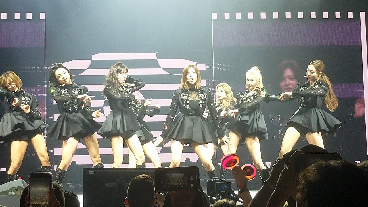 TWICE - YES or YES (Prudential Center in Newark, NJ) 4K
