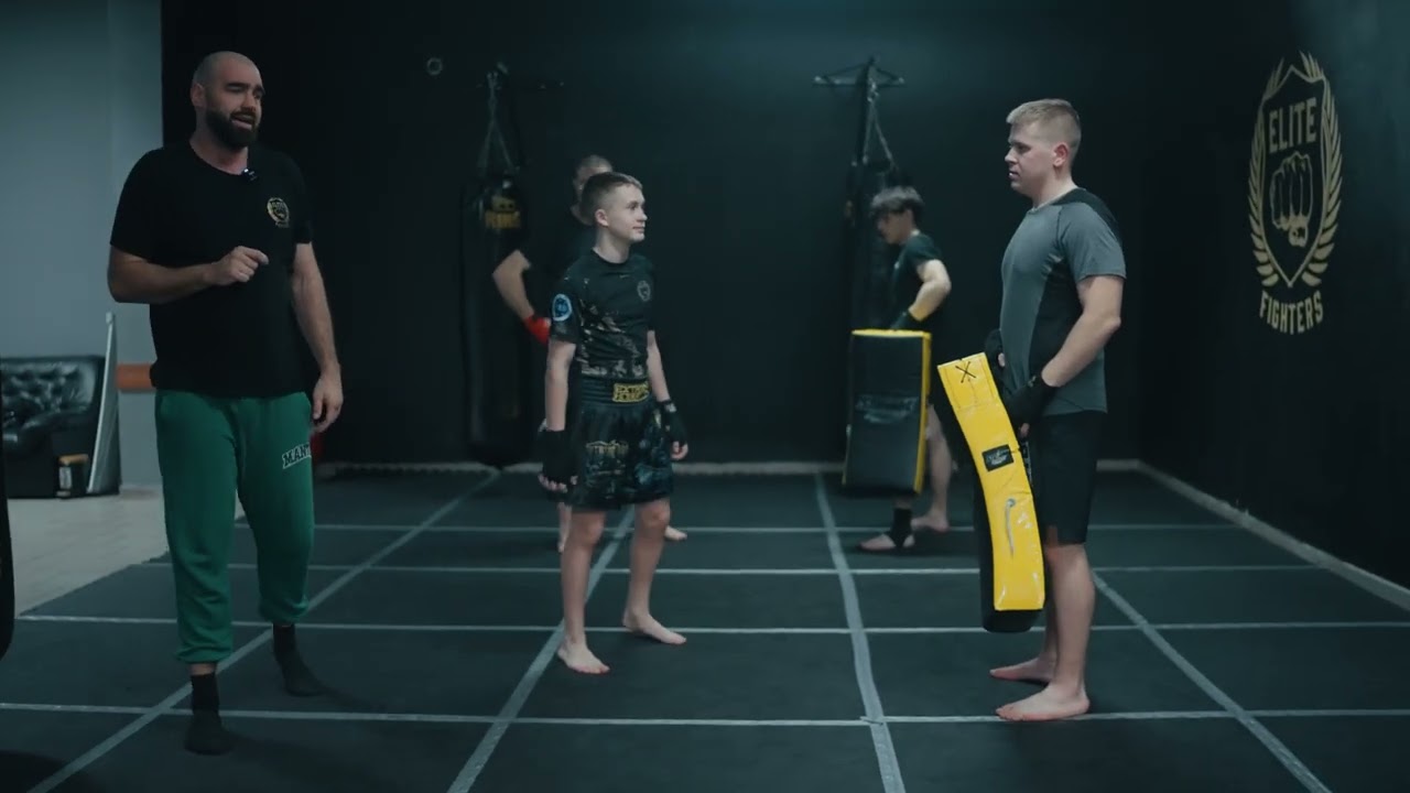 Podstawy Kickboxingu Low obrona Low Akademia Kickboxingu