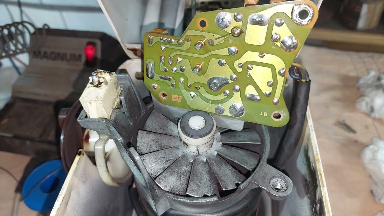 Repairing a 41-Year-Old Kenwood Chef A901D