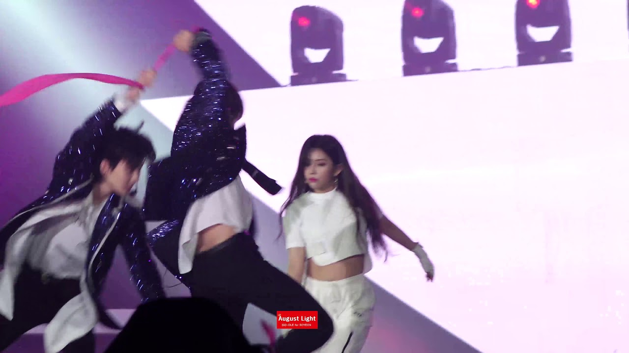 181225 가요대전 여자아이들, 스키즈,더보이즈 스페셜무대 - 소연
