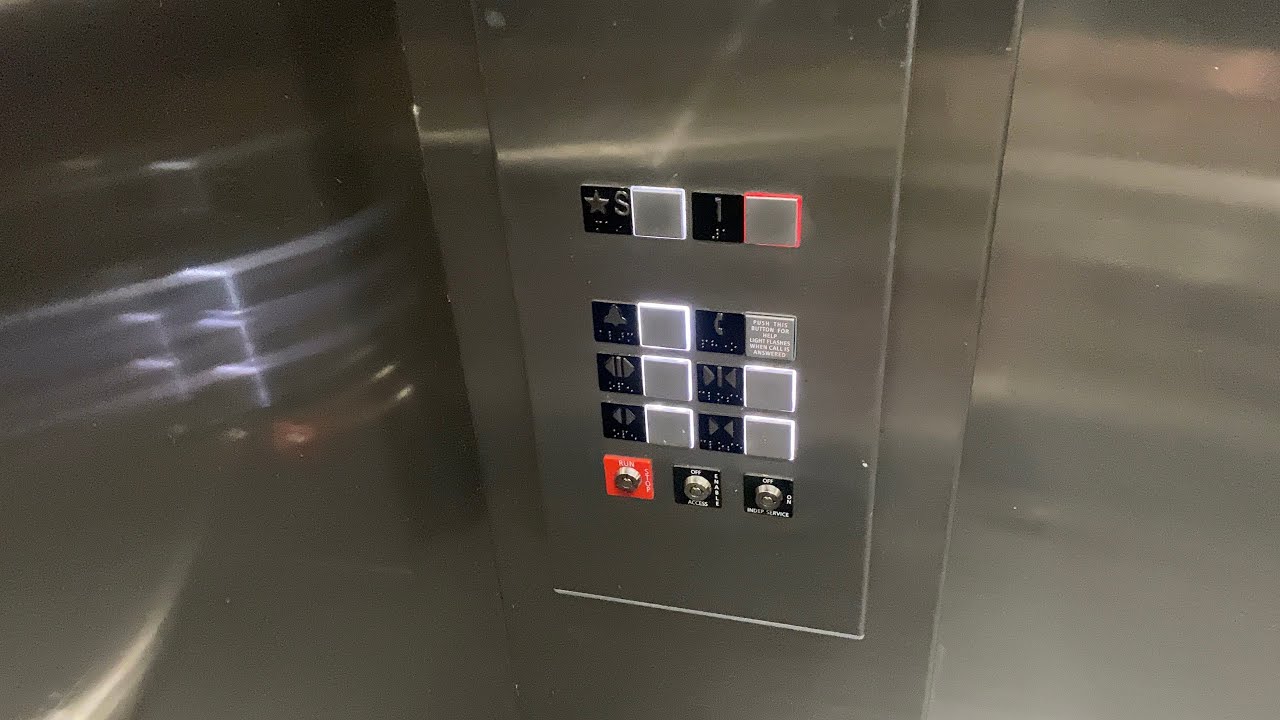 Schindler 3300 XL MRL Traction Transit Elevator - Mall of America - Bloomington, MN