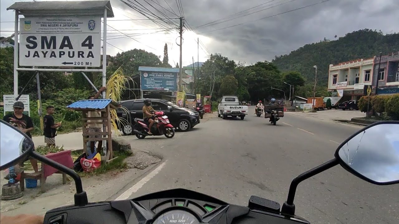 Kondisi pemukiman warga di SMA 4 jayapura | kompleks rawan banjir