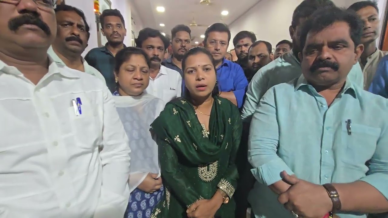 लोकमत ची दलाली पत्रकारिता...!!! मनसे पक्ष आक्रमक...सुधारला तर ठीक नाही तर गाठ आमच्याशी आहे.