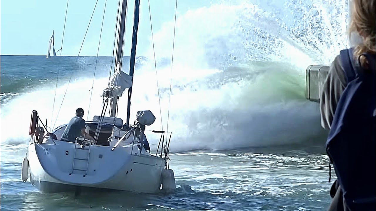 💯 ALERTE ÉNORMES DÉFERLANTES LES BATEAUX SONT PRIS DANS UN FORT COURANT À CAPBRETON.😱🌊